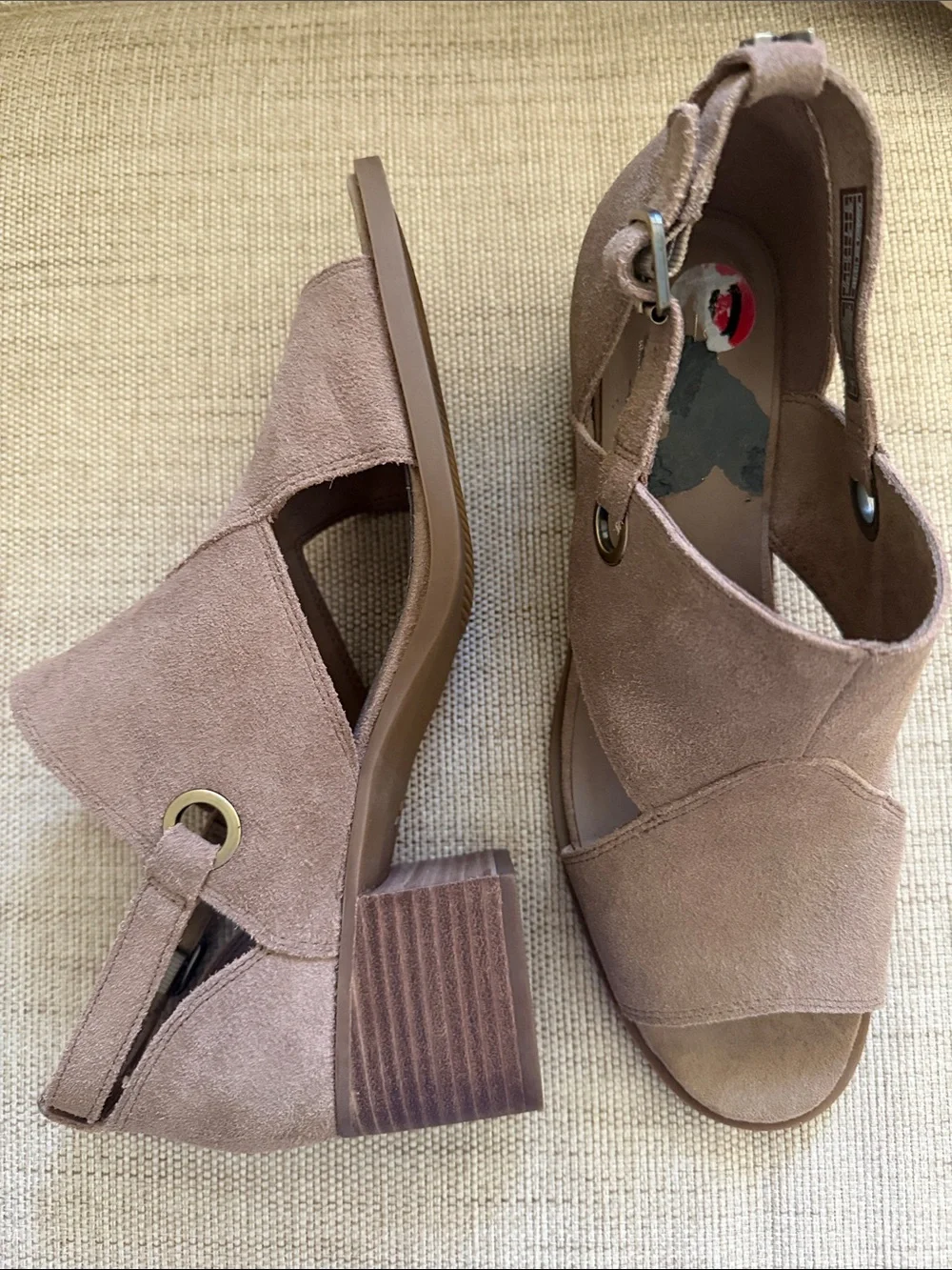 Koolaburra by UGG Suede Block Heel Sandals Ortholite Comfort open toe Adjustable